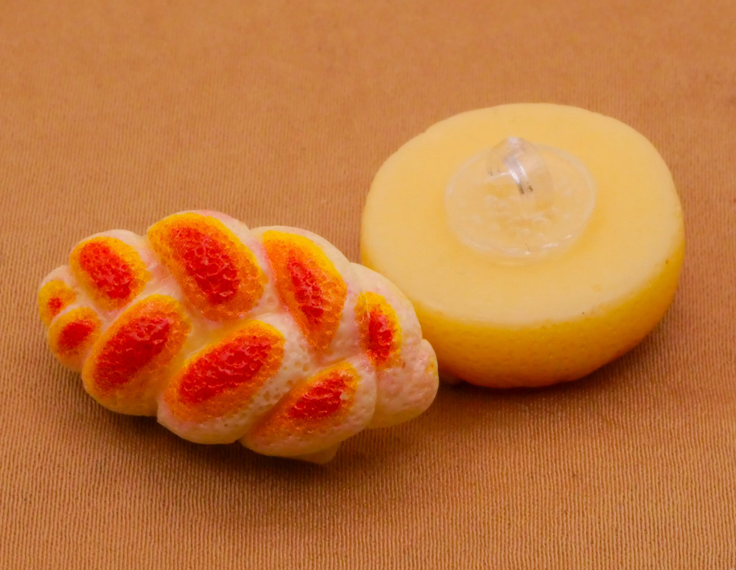 Bread Pastry Realistic Plastic Assorted Set of Four Buttons 14-25mm
