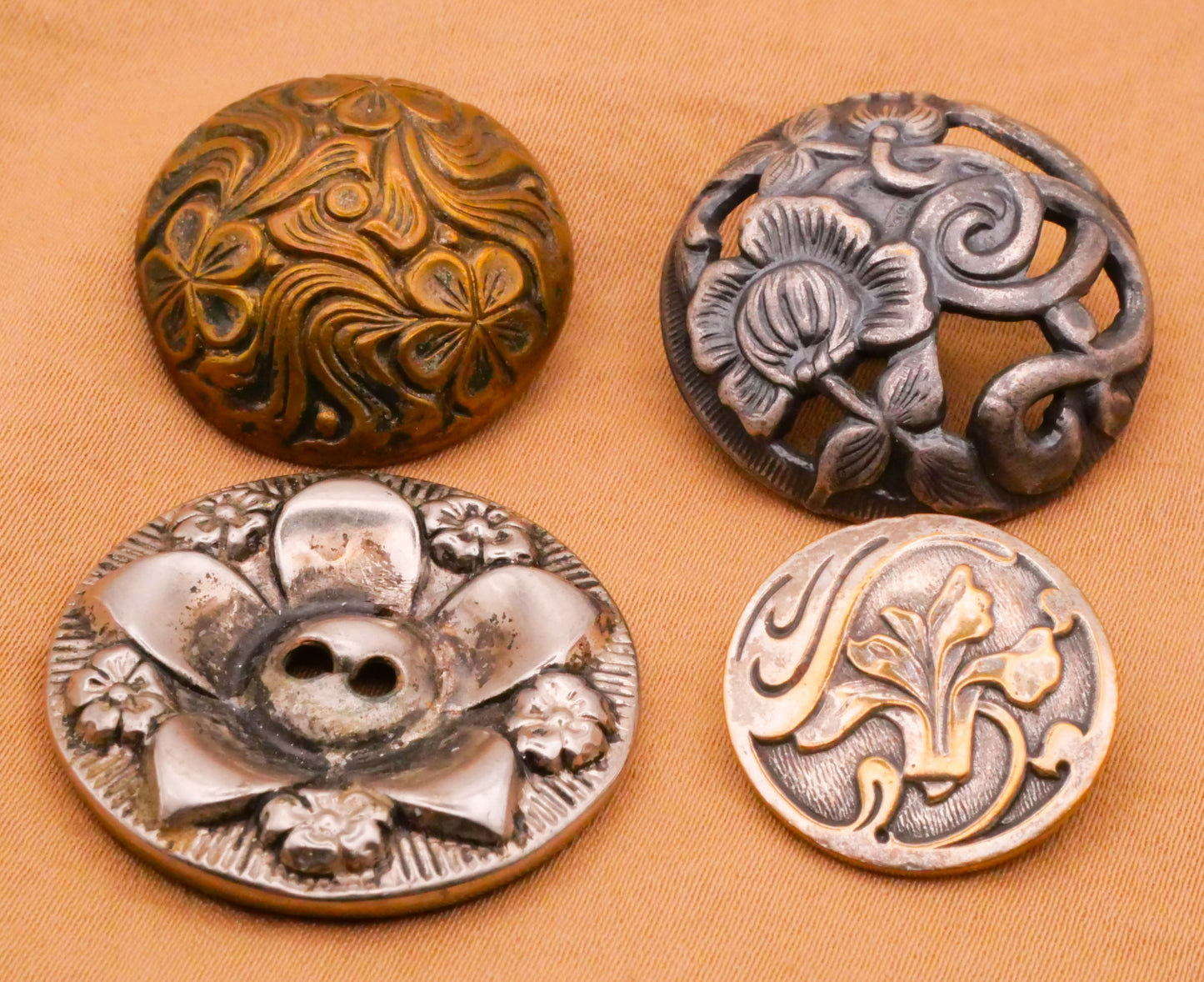 Flower Floral Art Nouveau Design Metal Button Various 19-29mm
