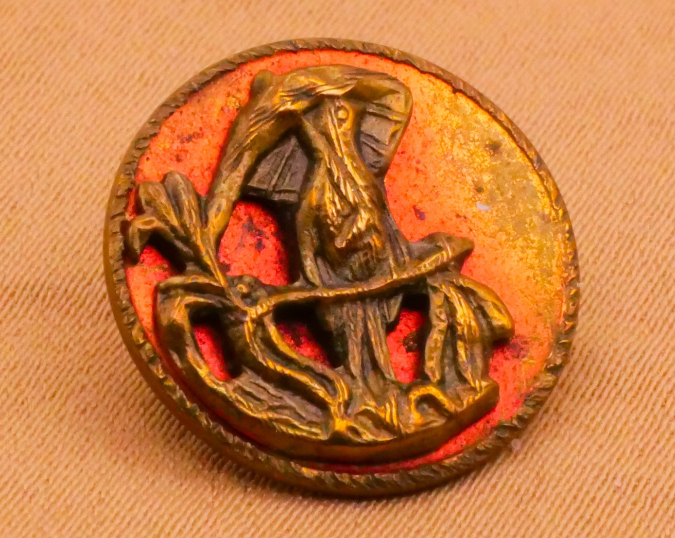 The Rook Bird Umbrella Red Tint Metal Button 16mm