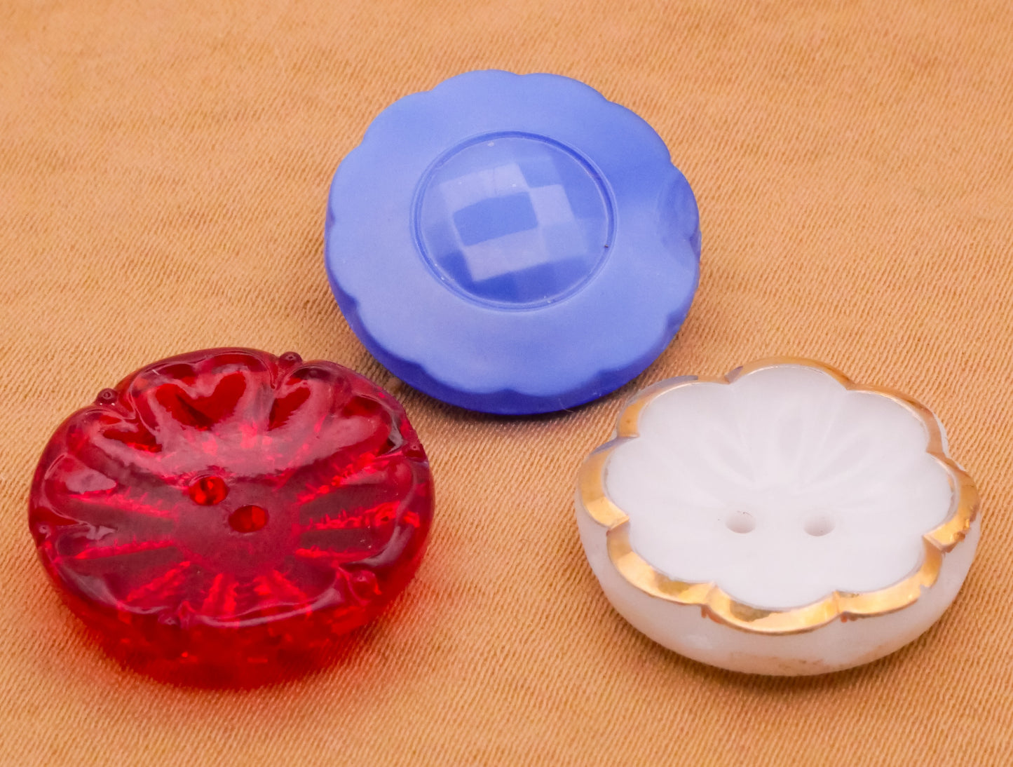 Flower Scallop Edge Vintage Glass Button Various 18mm