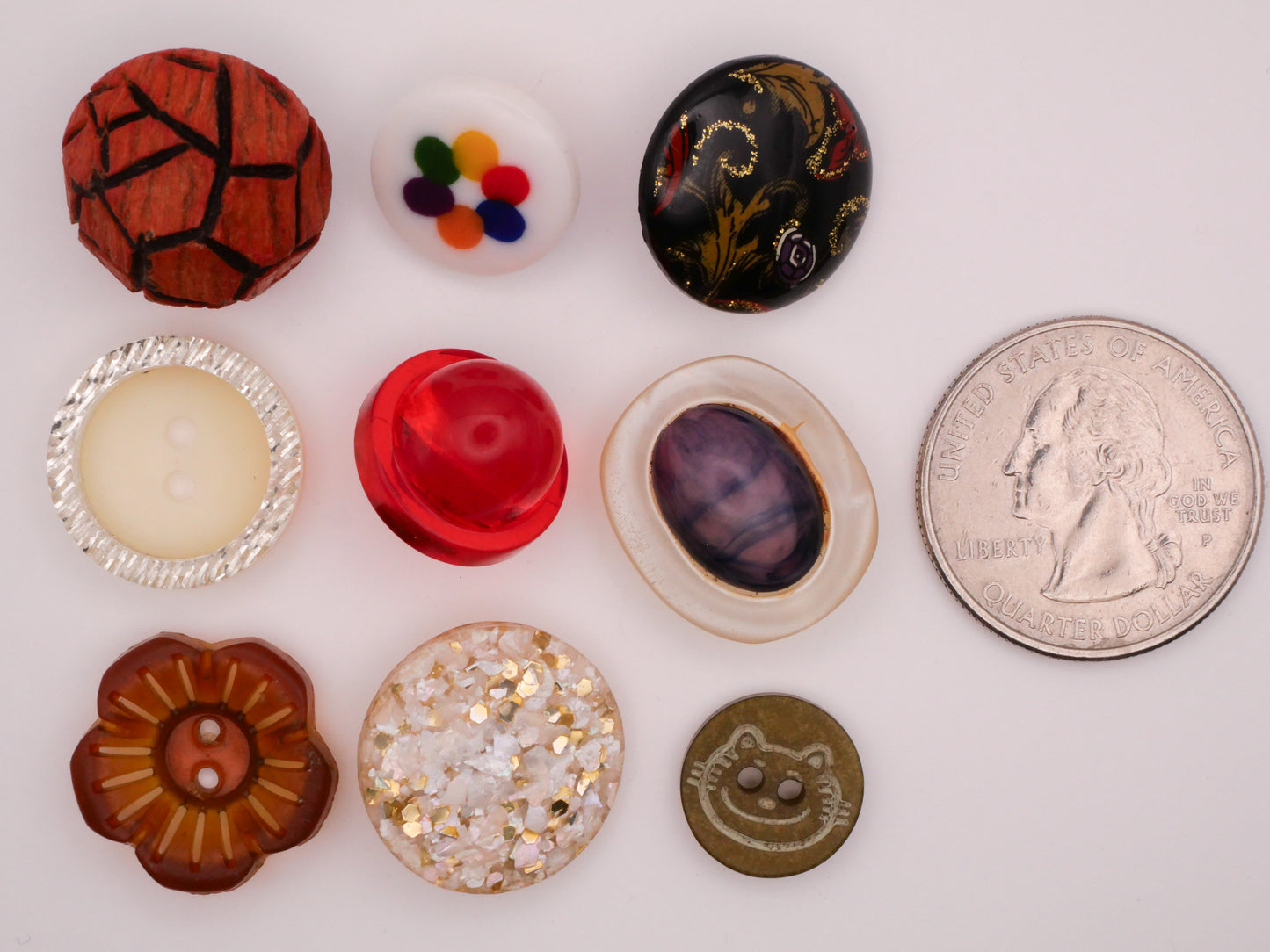 Retro Feel Vintage Plastic Button Various 15-20mm