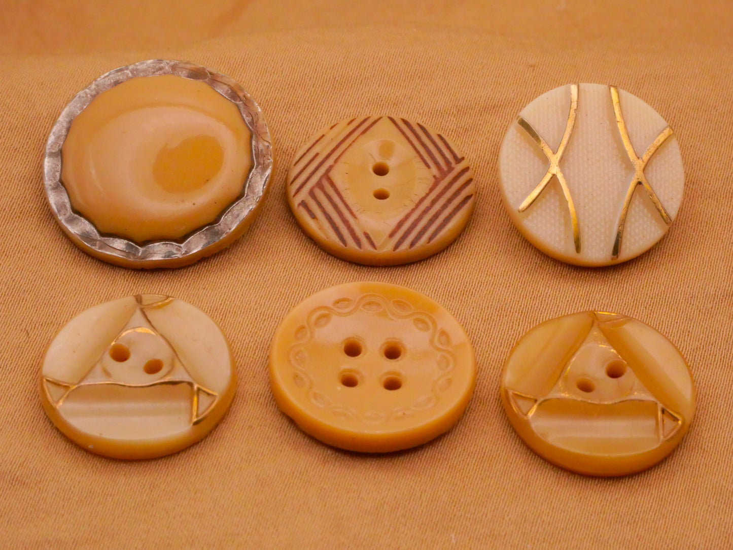 Taupe Ivory Vintage Glass Button Various 18-22mm