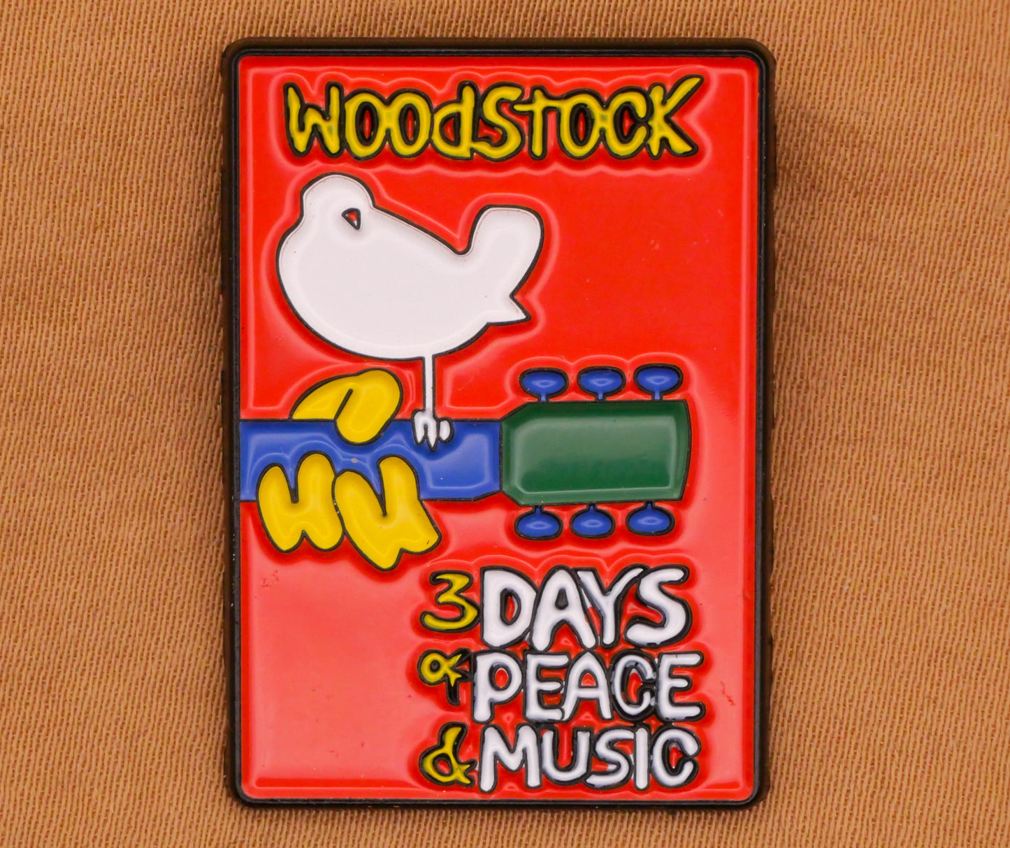 Woodstock Poster Peace and Music Bird Guitar Enamel Metal Large Button 23x33mm
