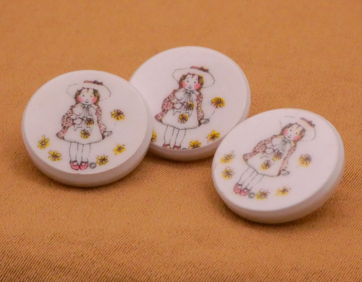 Girl Hat Flowers Pink Yellow White Plastic Button 15mm