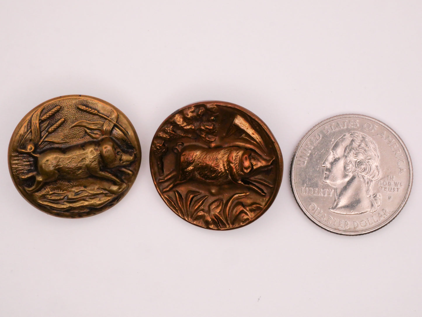 Pig Piggy Running Victorian Picture Button Various 26-27mm