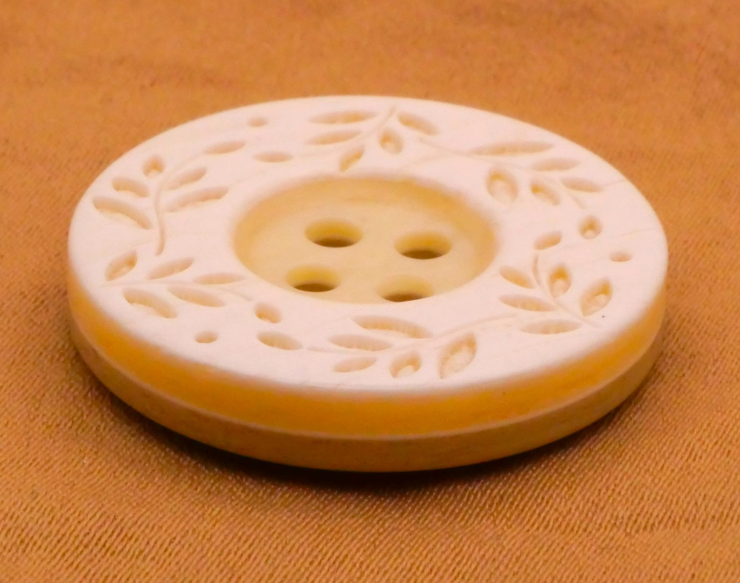 Flower Floral Wreath Layered Ivory Tan Plastic Pair of Buttons 25mm