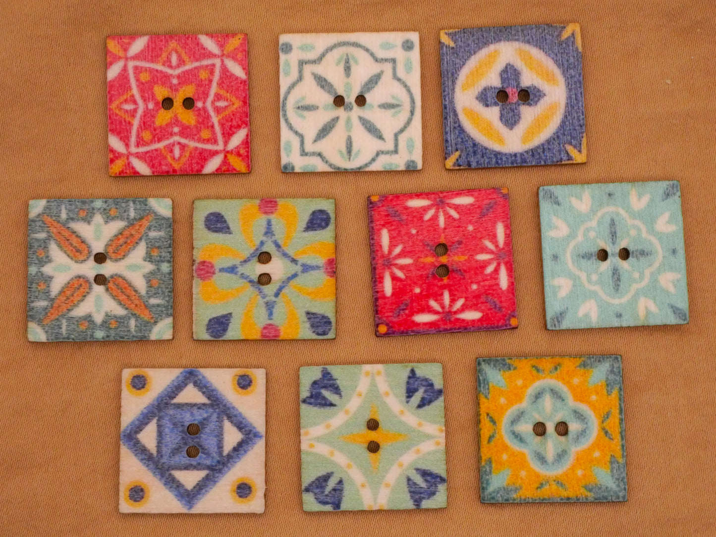 Tile Look Designs Wood Assorted Set of Ten Buttons 20mm