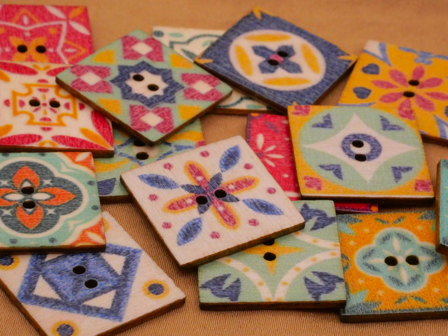 Tile Look Designs Wood Assorted Set of Ten Buttons 20mm