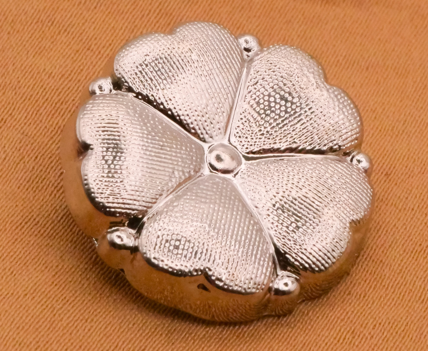 Flower Heart Petals Silver Plastic Pair of Buttons 21mm