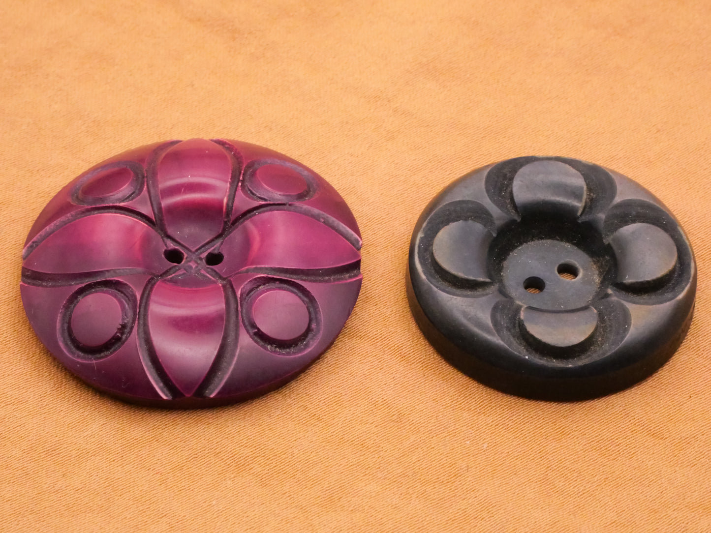 Flower Clover Carved Look Celluloid Early Plastic Button Various 28-33mm