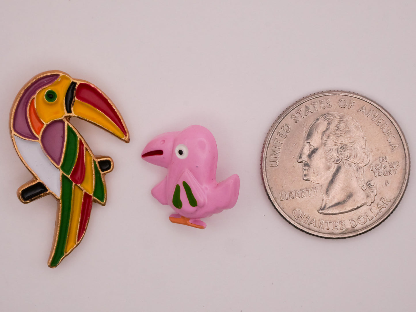 Toucan Tropical Bird Enamel Metal or Plastic Button Various 15-32mm