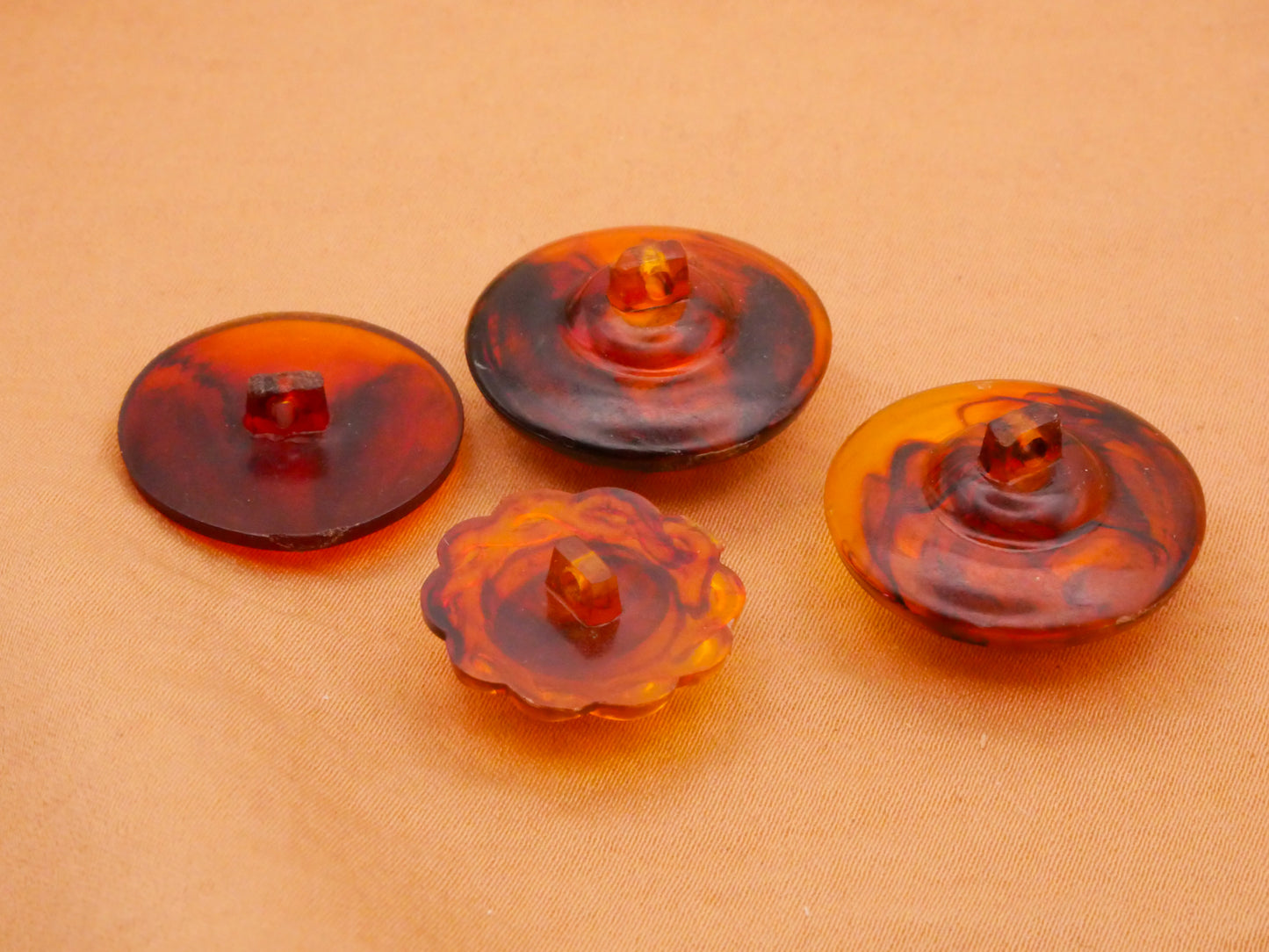 Tortoiseshell Look Vintage Plastic Set of Four Buttons 18-22mm