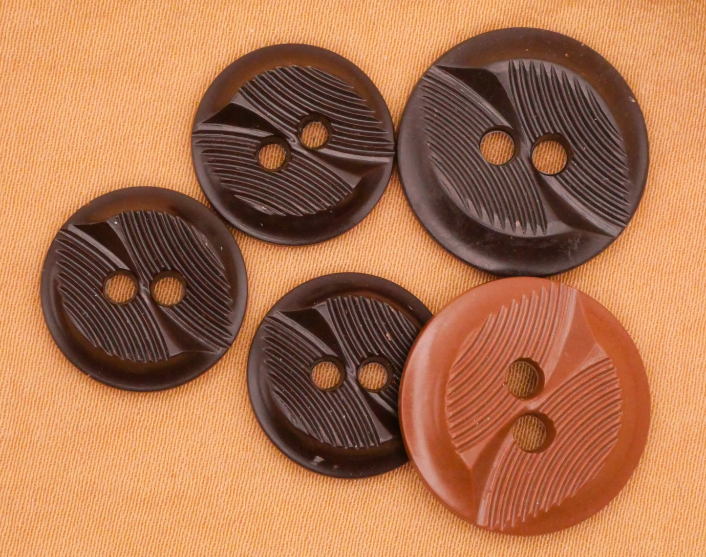 Brown Tan Caramel Vintage Plastic Set of Buttons Various 13-19mm