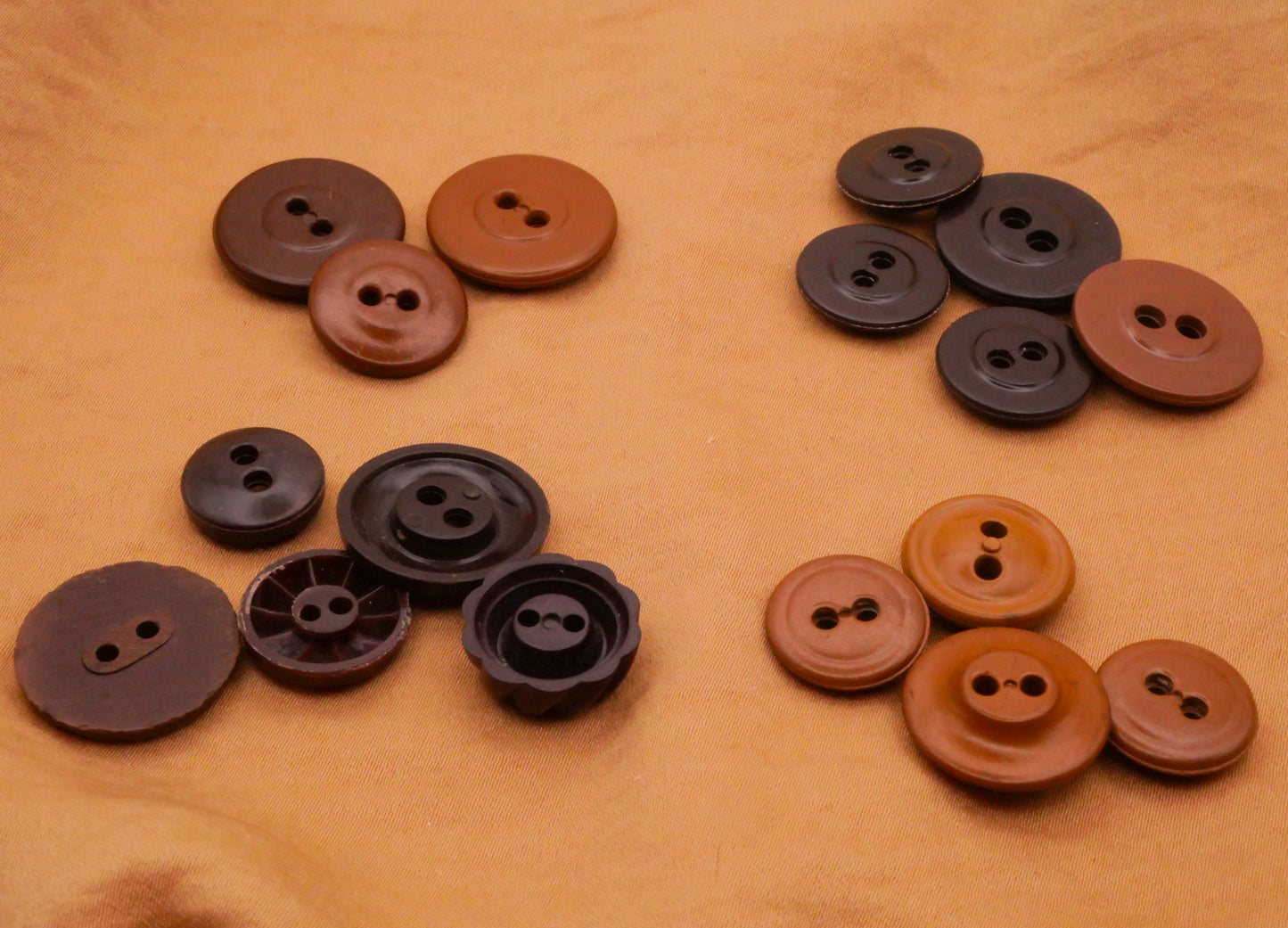 Brown Tan Caramel Vintage Plastic Set of Buttons Various 13-19mm
