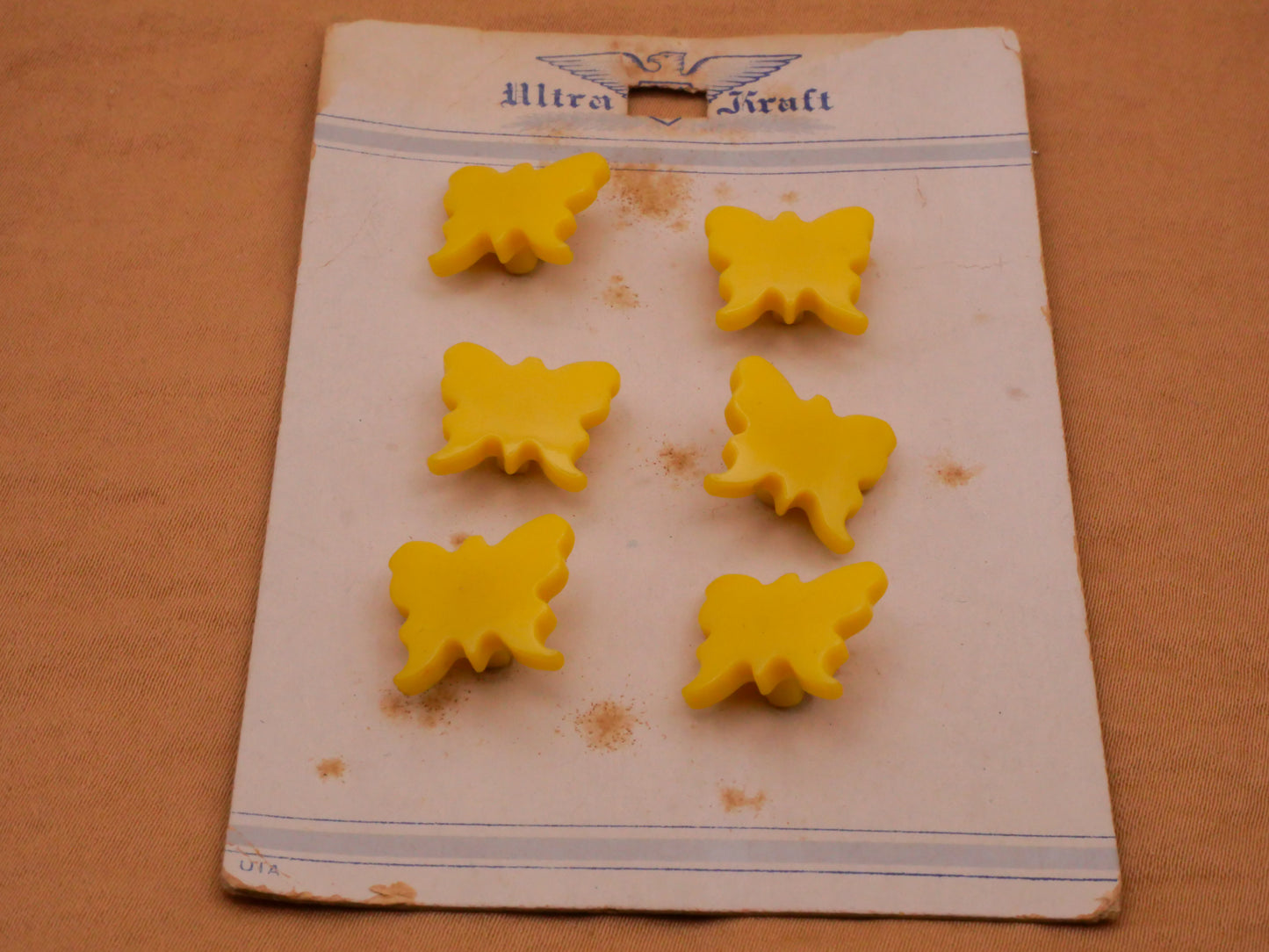 Butterfly Yellow Early Plastic Carded Set of Six Buttons 14mm