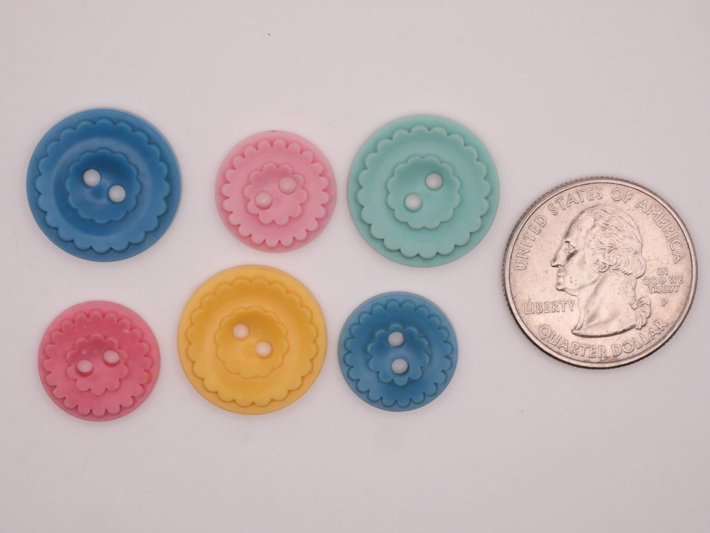 Flower Scallop Pastel Housecoat Plastic Button Various 15-19mm