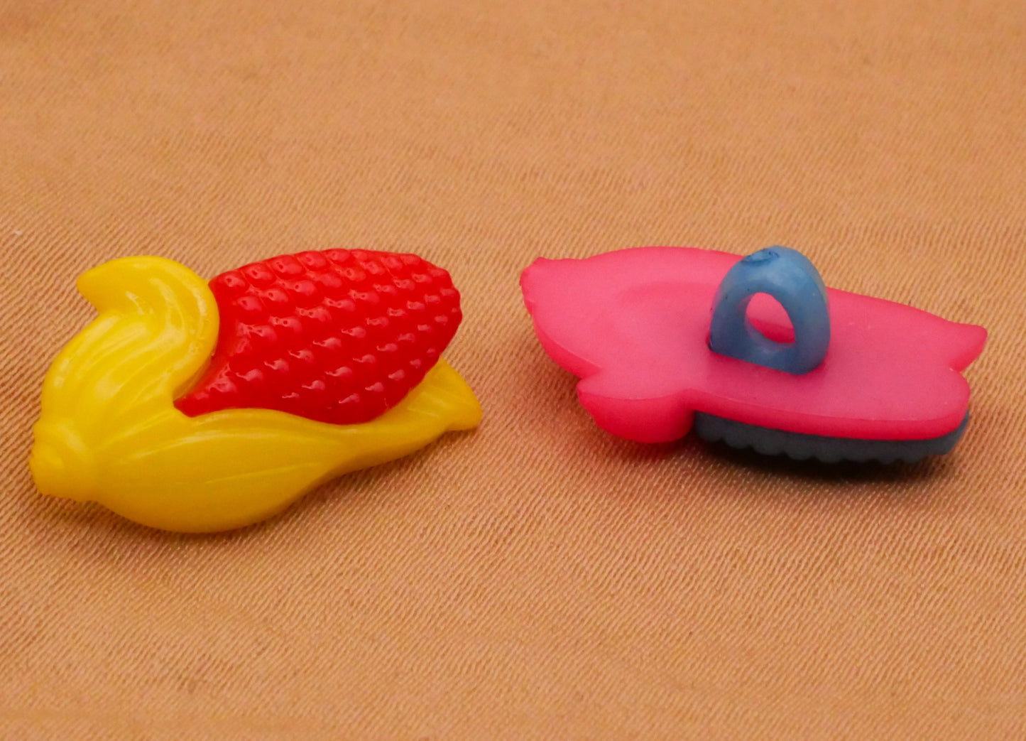 Corn Cob Colorful Plastic Set of Ten Buttons 12x19mm