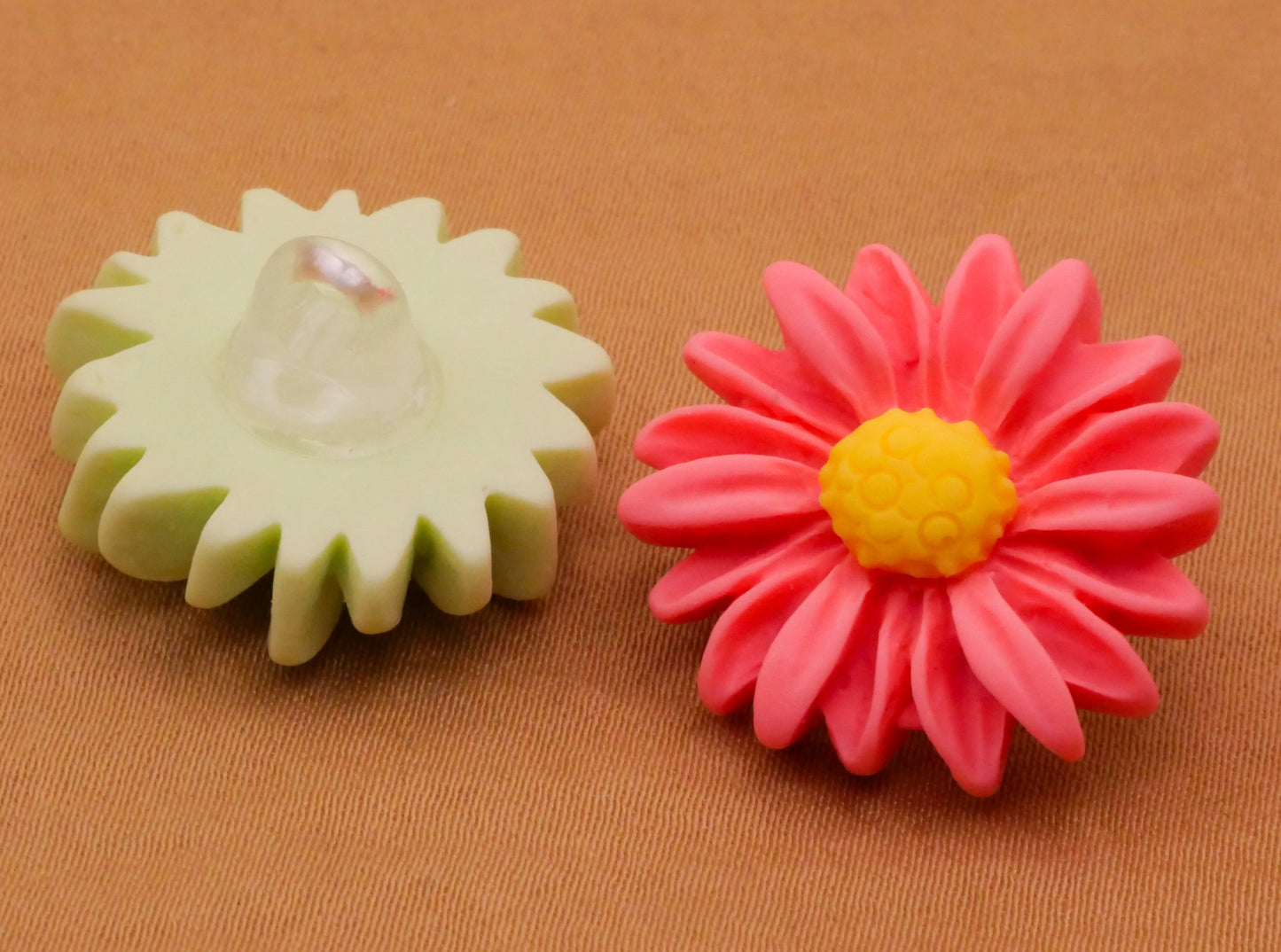 Daisy Flower Colorful Assorted Set of Three Buttons 21x22mm