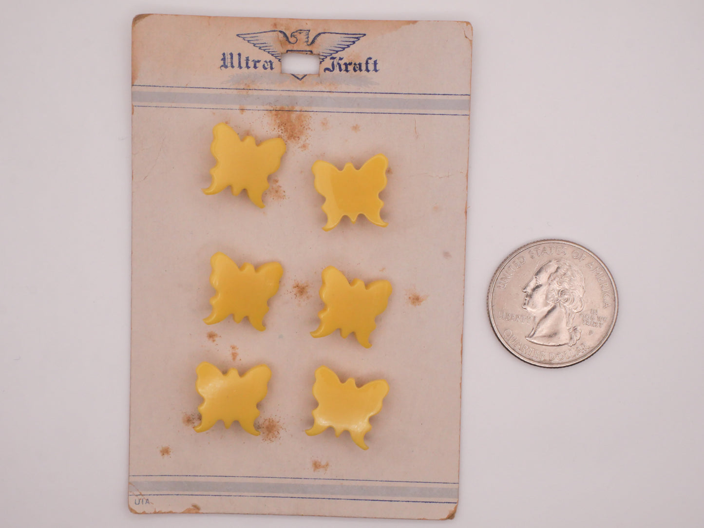 Butterfly Yellow Early Plastic Carded Set of Six Buttons 14mm