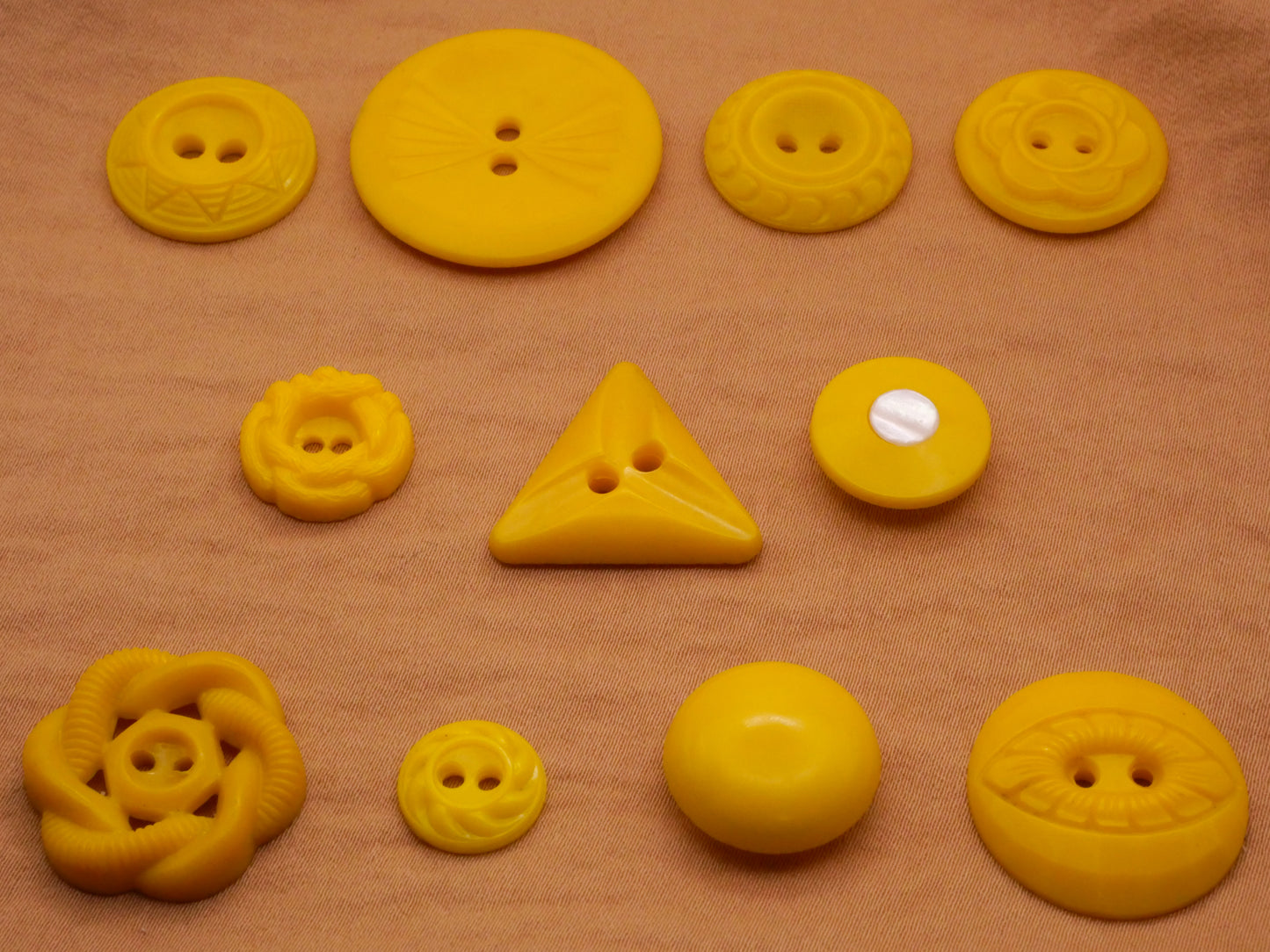 Yellow Housecoat Vintage Plastic Button Various 11-28mm