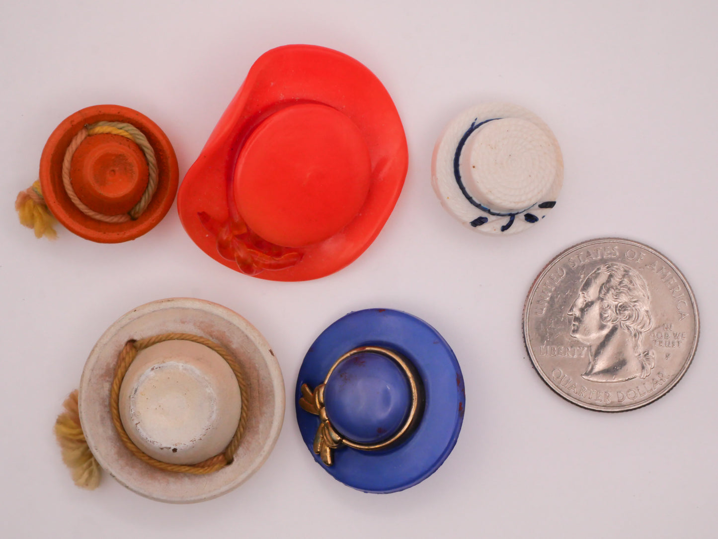 Summer Hat Vintage Plastic or Wood Button Various 19-34mm