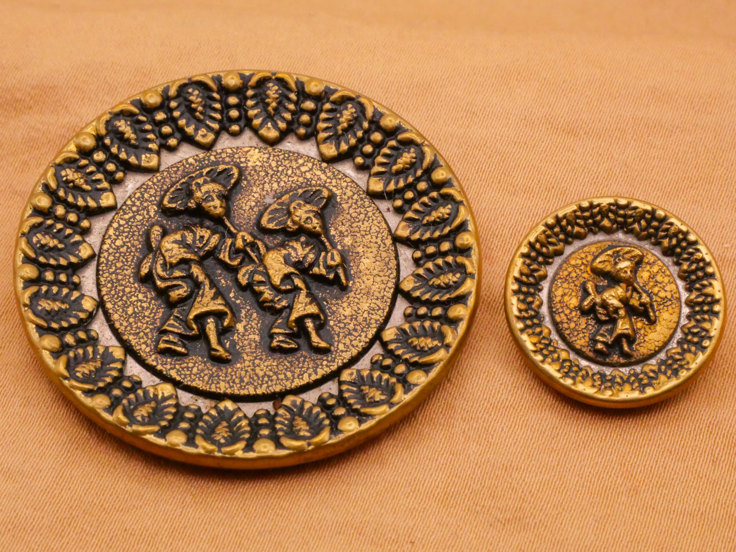People Parasols Asian Metal Twinkle Victorian Picture Button Various 18-38mm