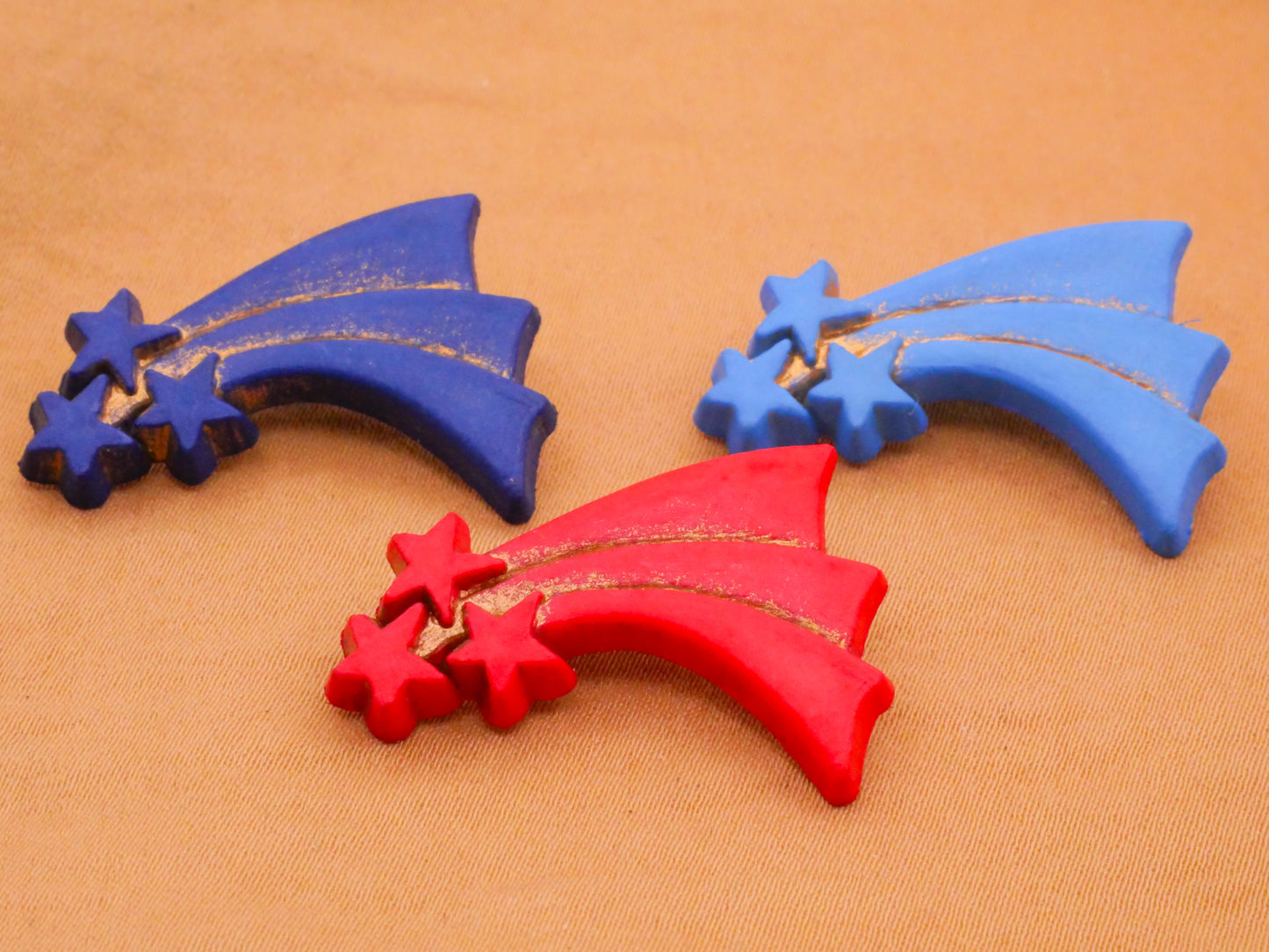 Shooting Star Blue or Red Plastic Button Various 19x29mm