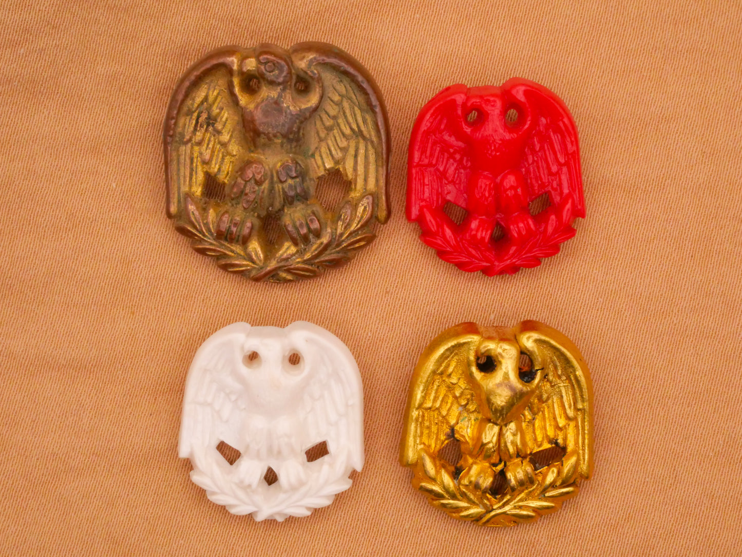 Eagle Bird Olive Branch Vintage Plastic Button Various 17-22mm