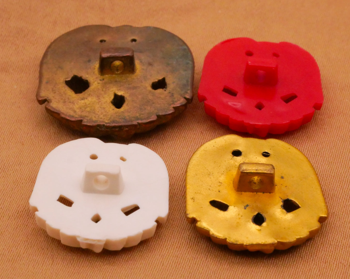 Eagle Bird Olive Branch Vintage Plastic Button Various 17-22mm