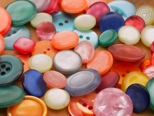 Pearlized Plastic Vintage Assorted Set of Ten Buttons 10-22mm