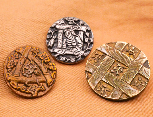 Wood Foliage Design Victorian Metal Button Various 17-23mm