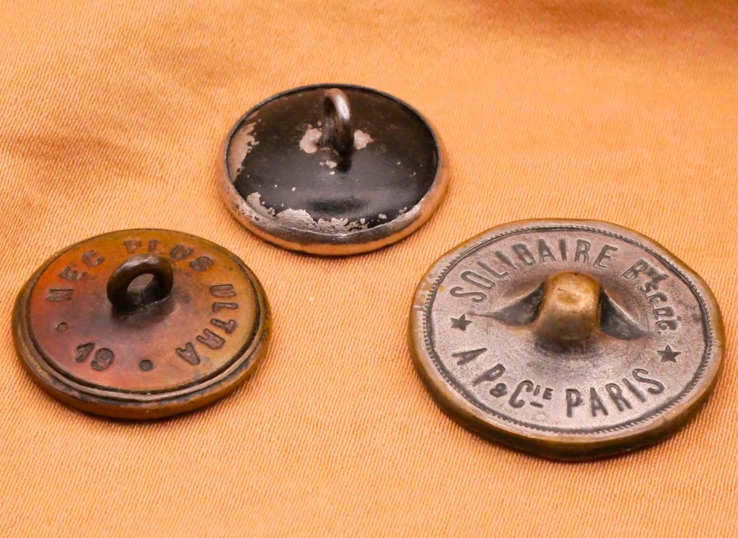 Wood Foliage Design Victorian Metal Button Various 17-23mm