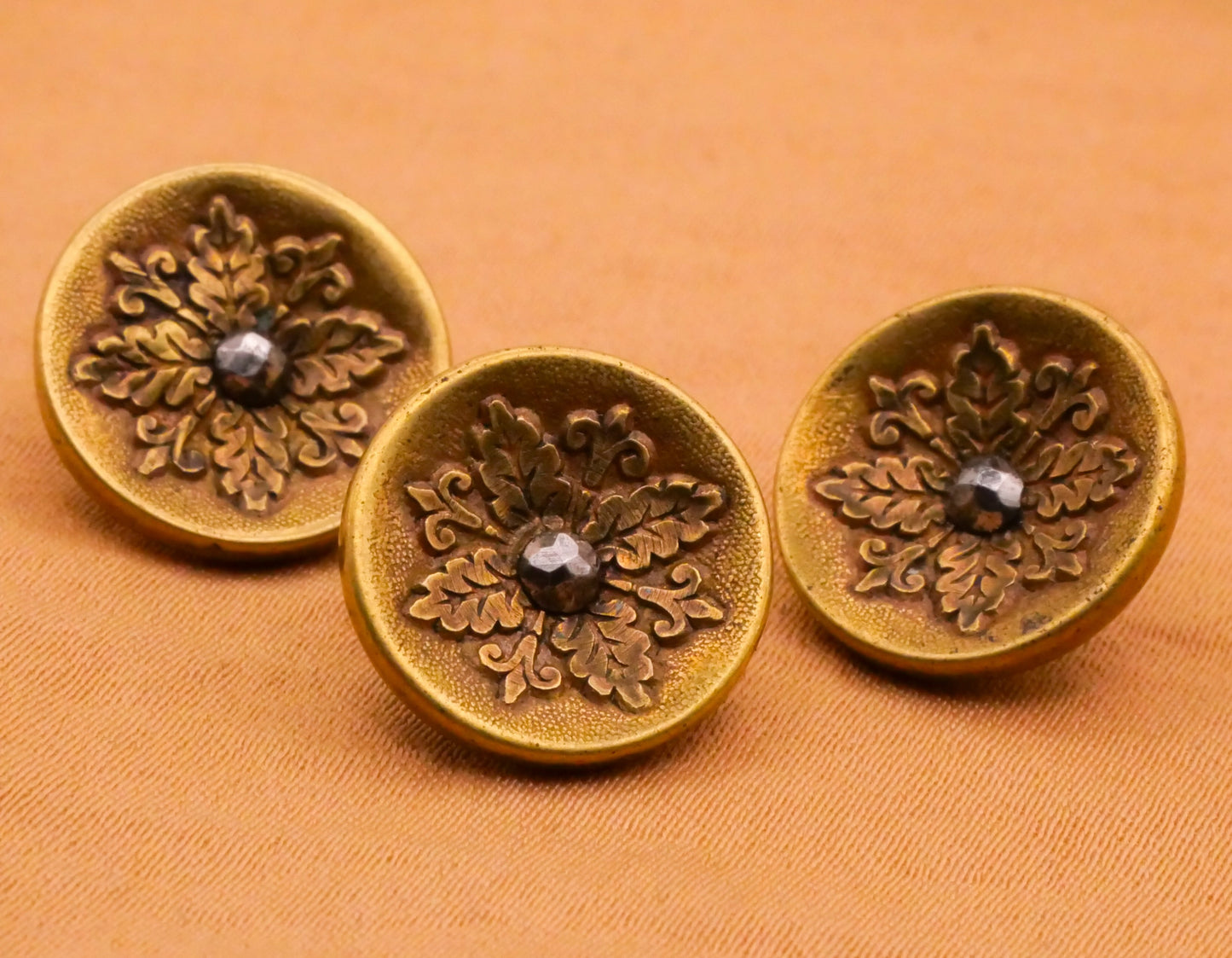 Foliage Steel-Cut Brass Metal Klimt Carded Button 14mm