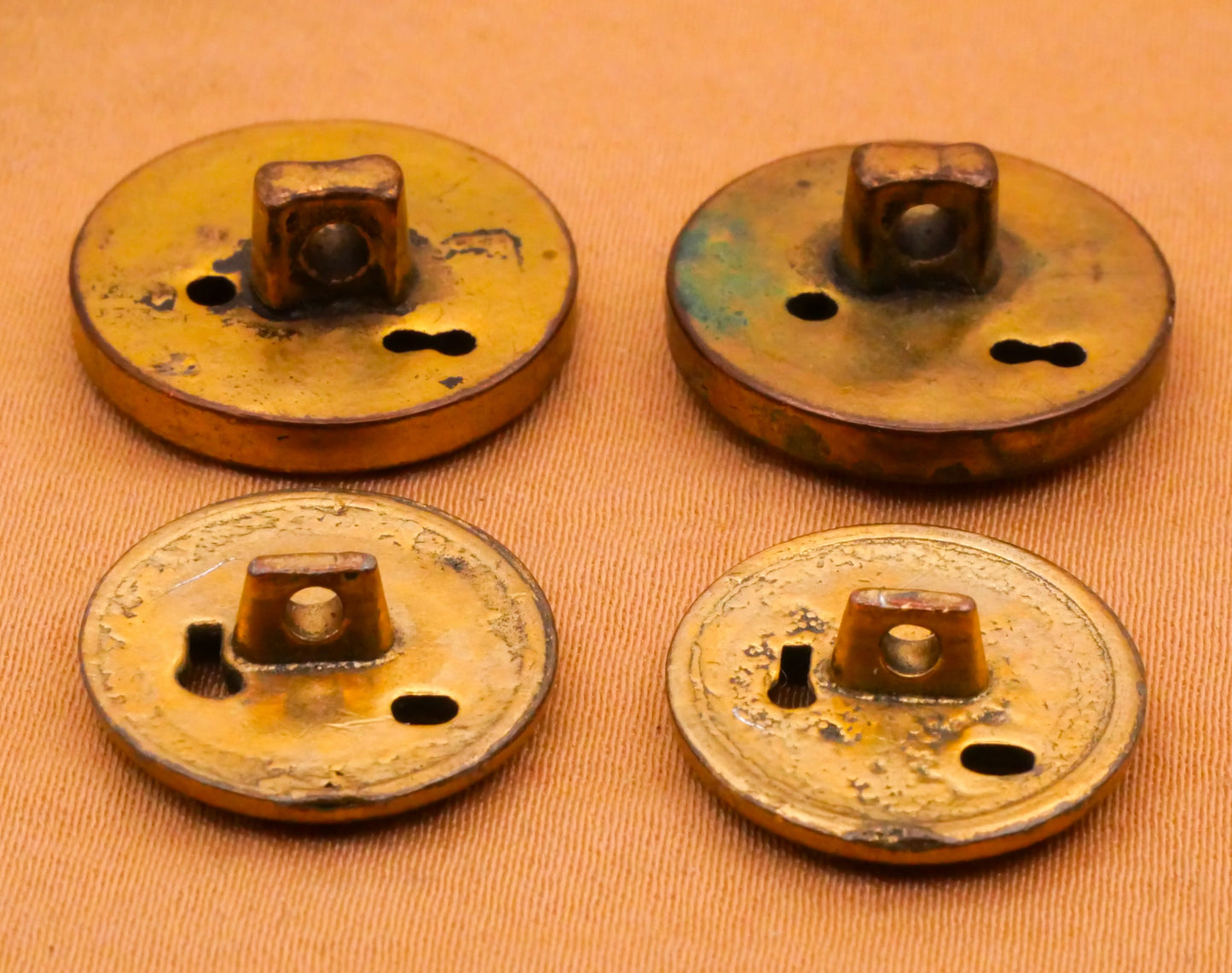 Lock Key Motif Vintage Button Various 16-18mm