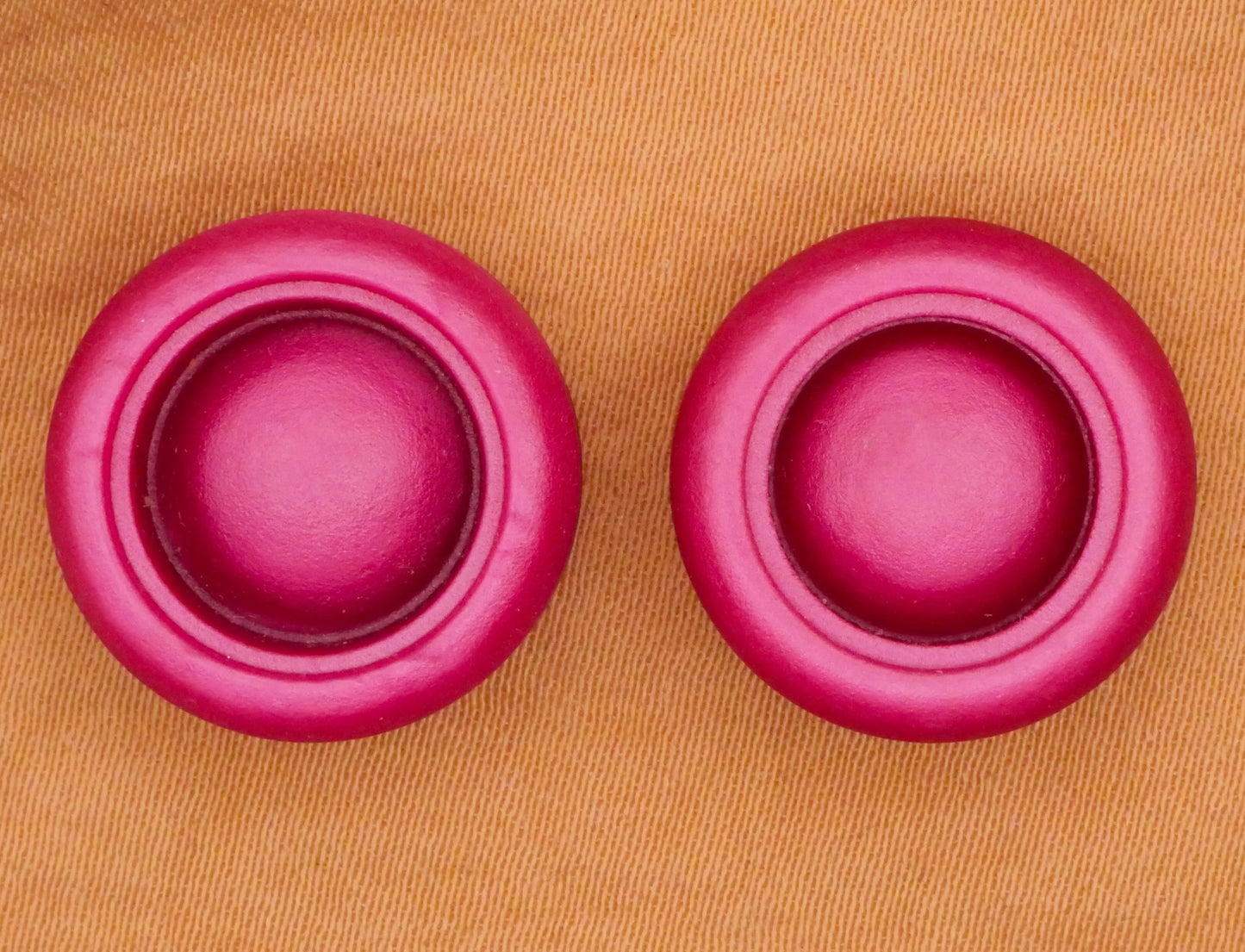 Magenta Fuchsia Pink Vintage Plastic Pair of Buttons 17mm
