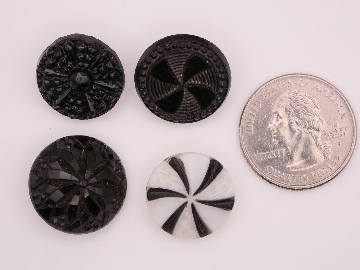 Pinwheel Fan Black or White Glass Button Various 18-20mm