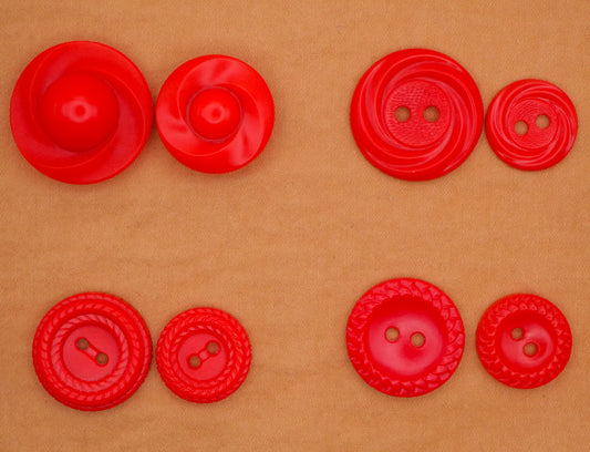 Red Mother Daughter Housecoat Pair of Buttons Various 15-23mm