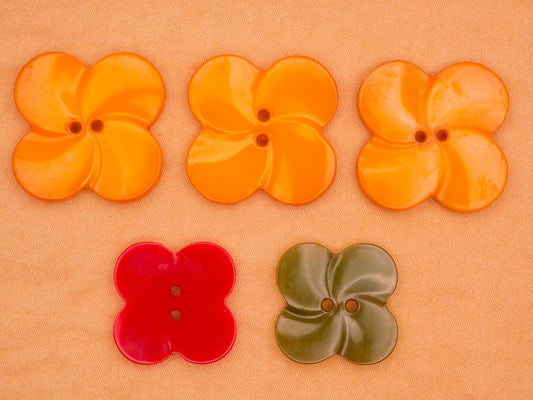 Clover Bakelite Early Plastic Button Various 19-24mm