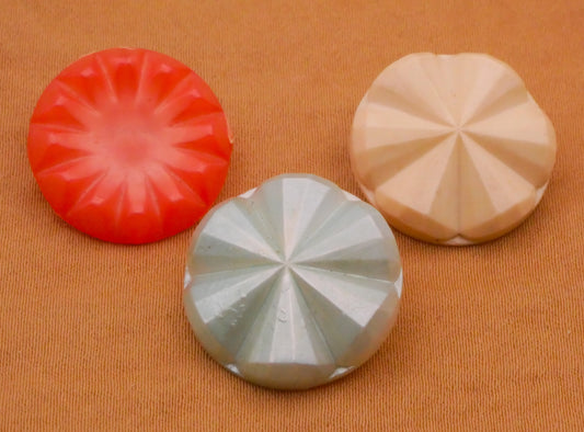 Pinwheel Fan Vintage Plastic Button Various 18-19mm