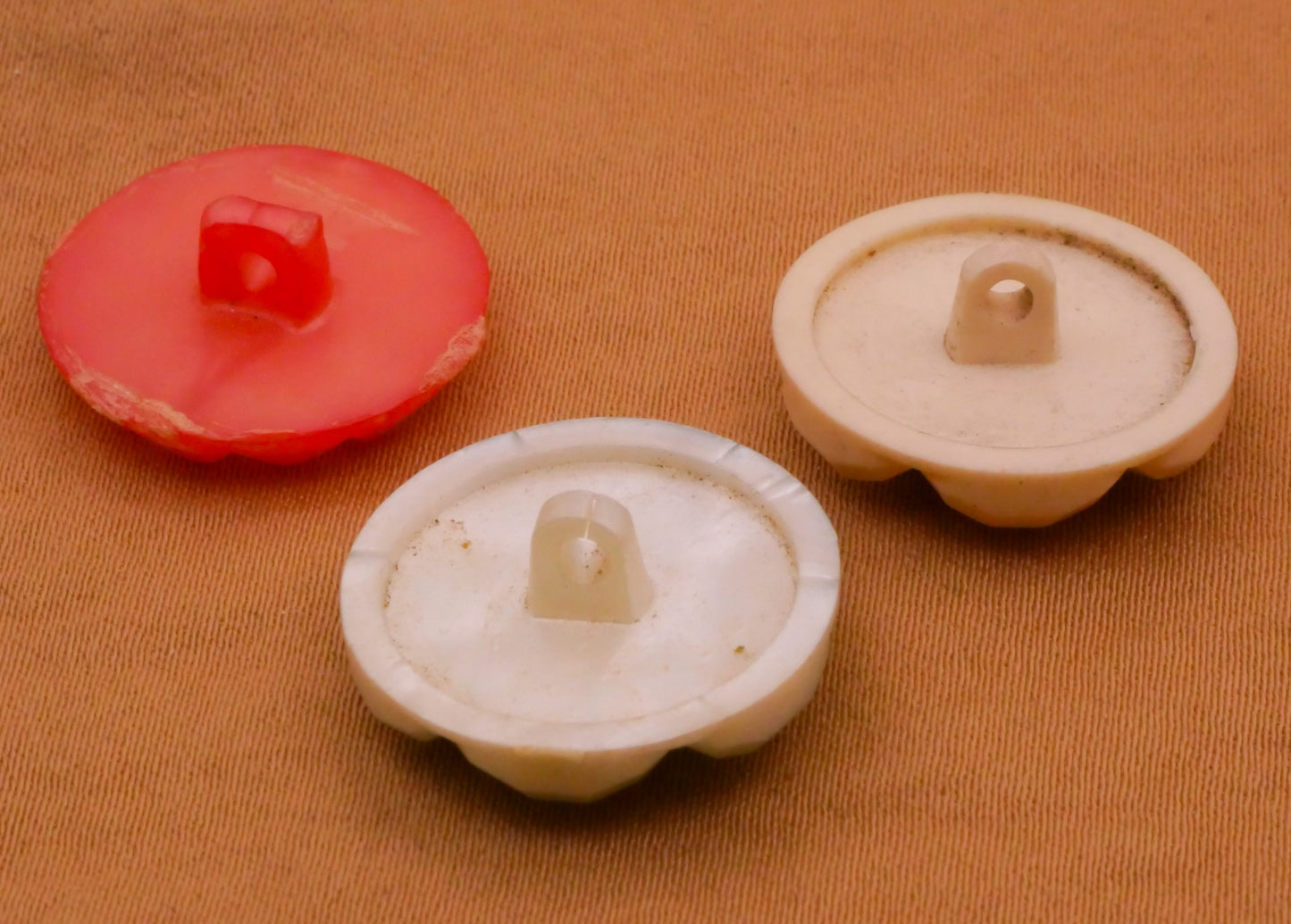 Pinwheel Fan Vintage Plastic Button Various 18-19mm