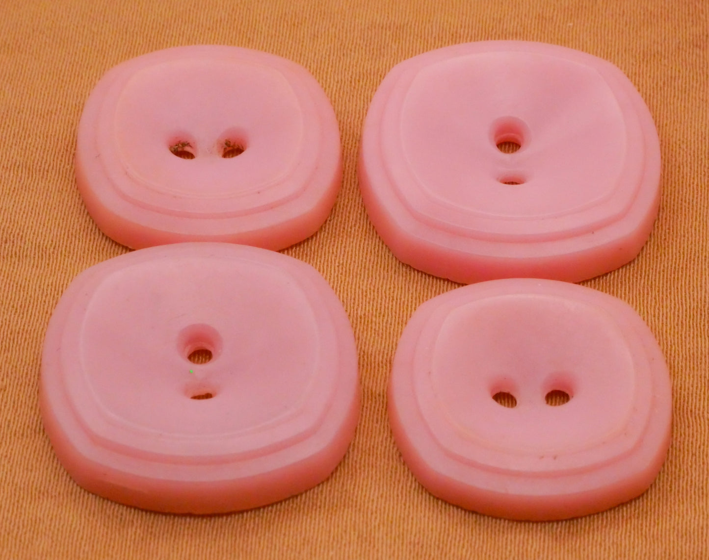Pale Pink Vintage Housecoat Plastic Set of Buttons Various 15-22mm