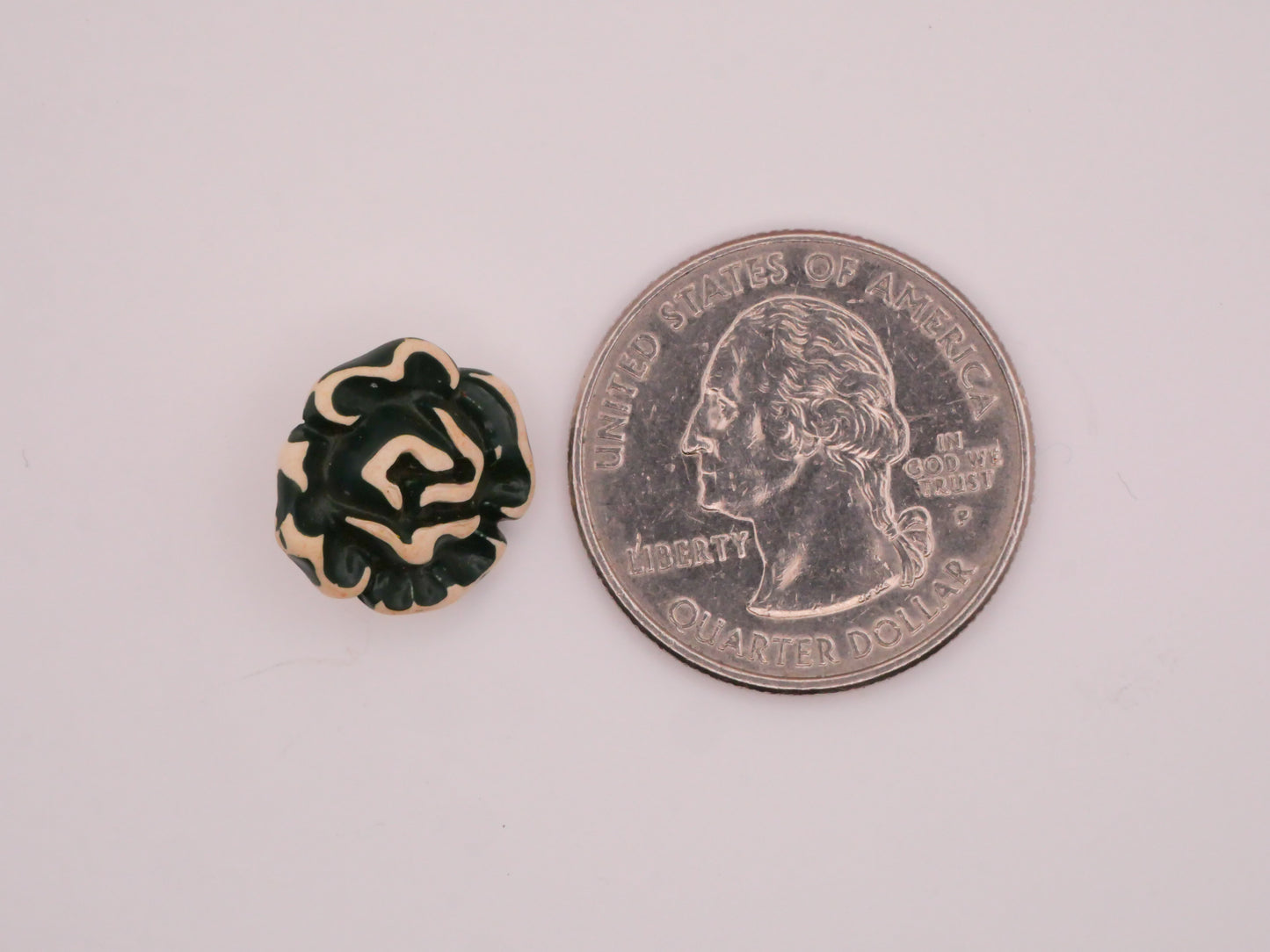 Flower Forest Green Buffed Look Vintage Plastic Button 15mm