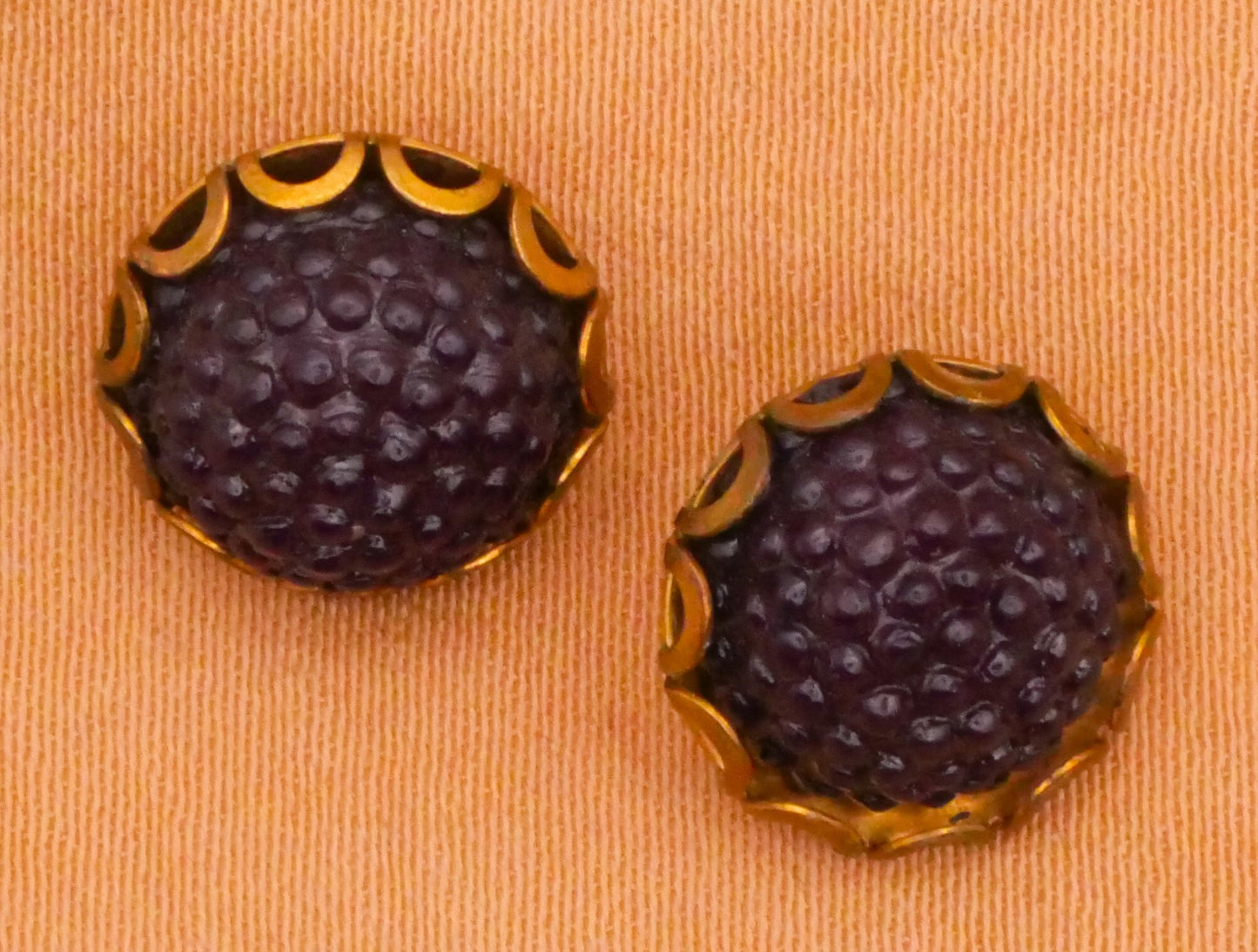 Blackberry Look Vintage Plastic Metal Scallop Edge Pair of Buttons 11mm
