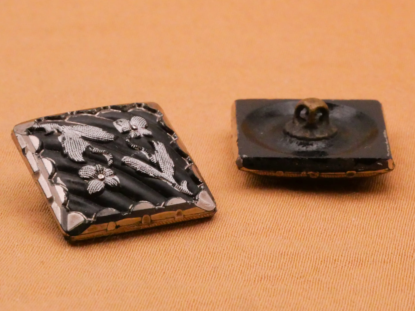 Flower Scallop Edge Square Black Glass Button 17mm