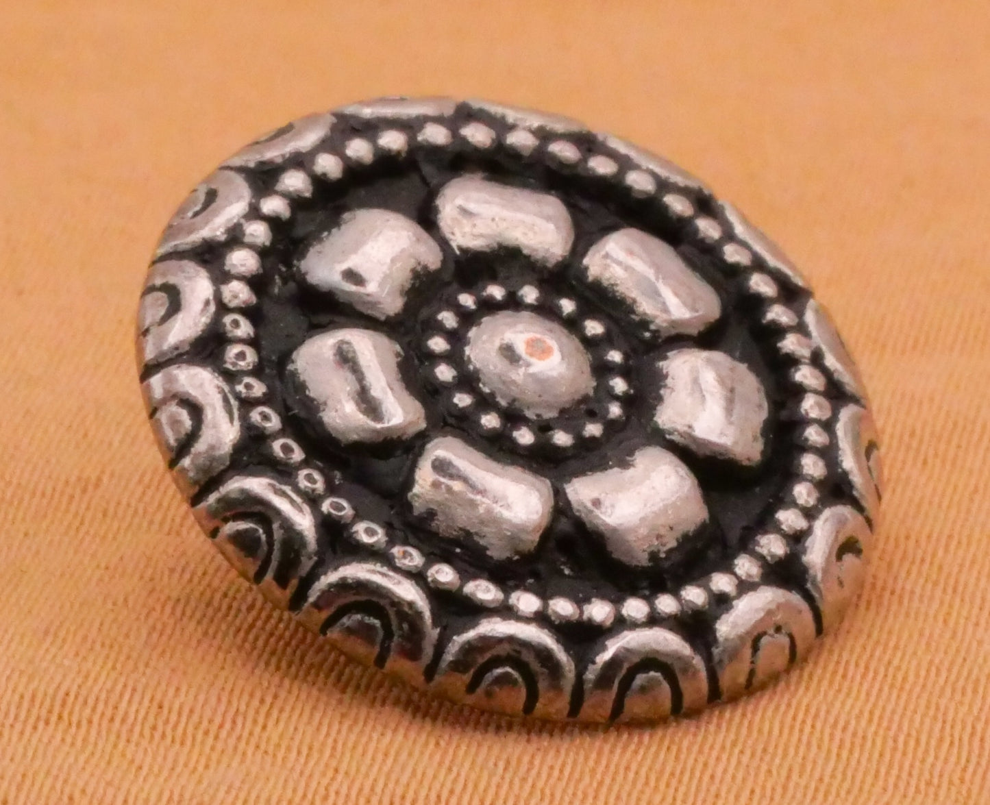 Flower Scallop Lace Silver Metal Button 20mm