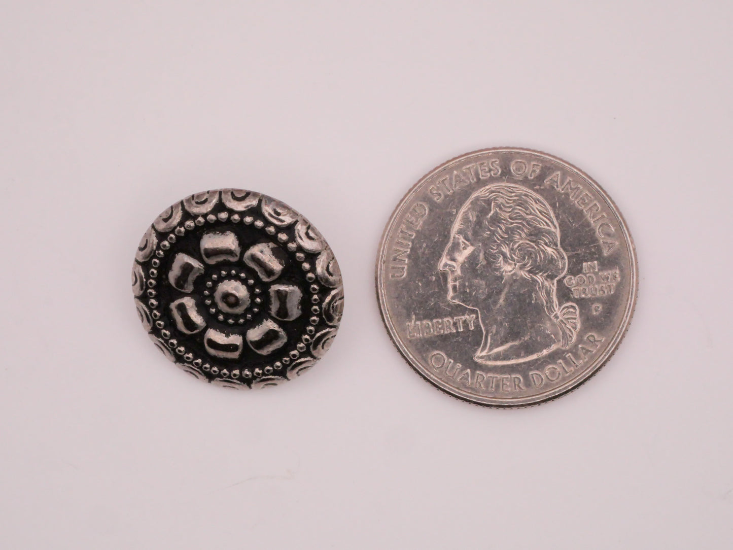 Flower Scallop Lace Silver Metal Button 20mm