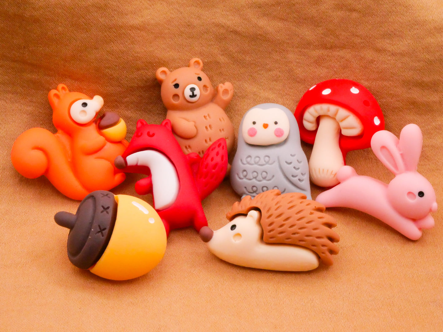 Woodland Flora Fauna Animals Plastic Assorted Set of Five Buttons 16-27mm