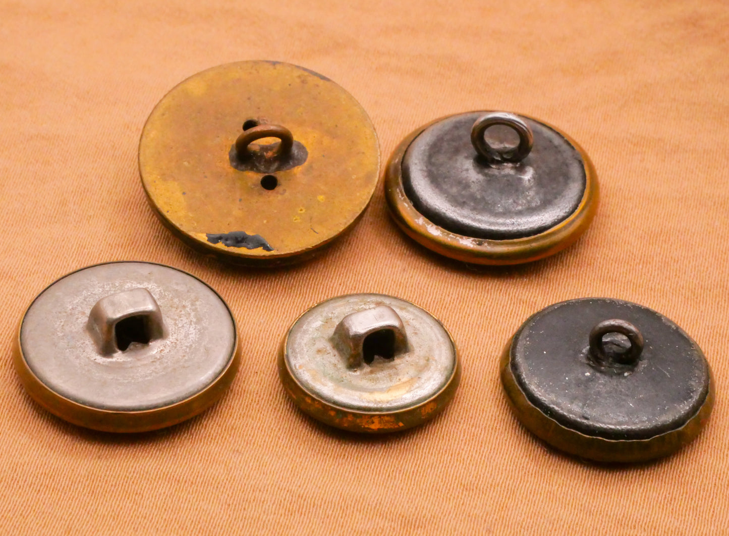Hunting Dog Victorian Metal Button Various 15-21mm