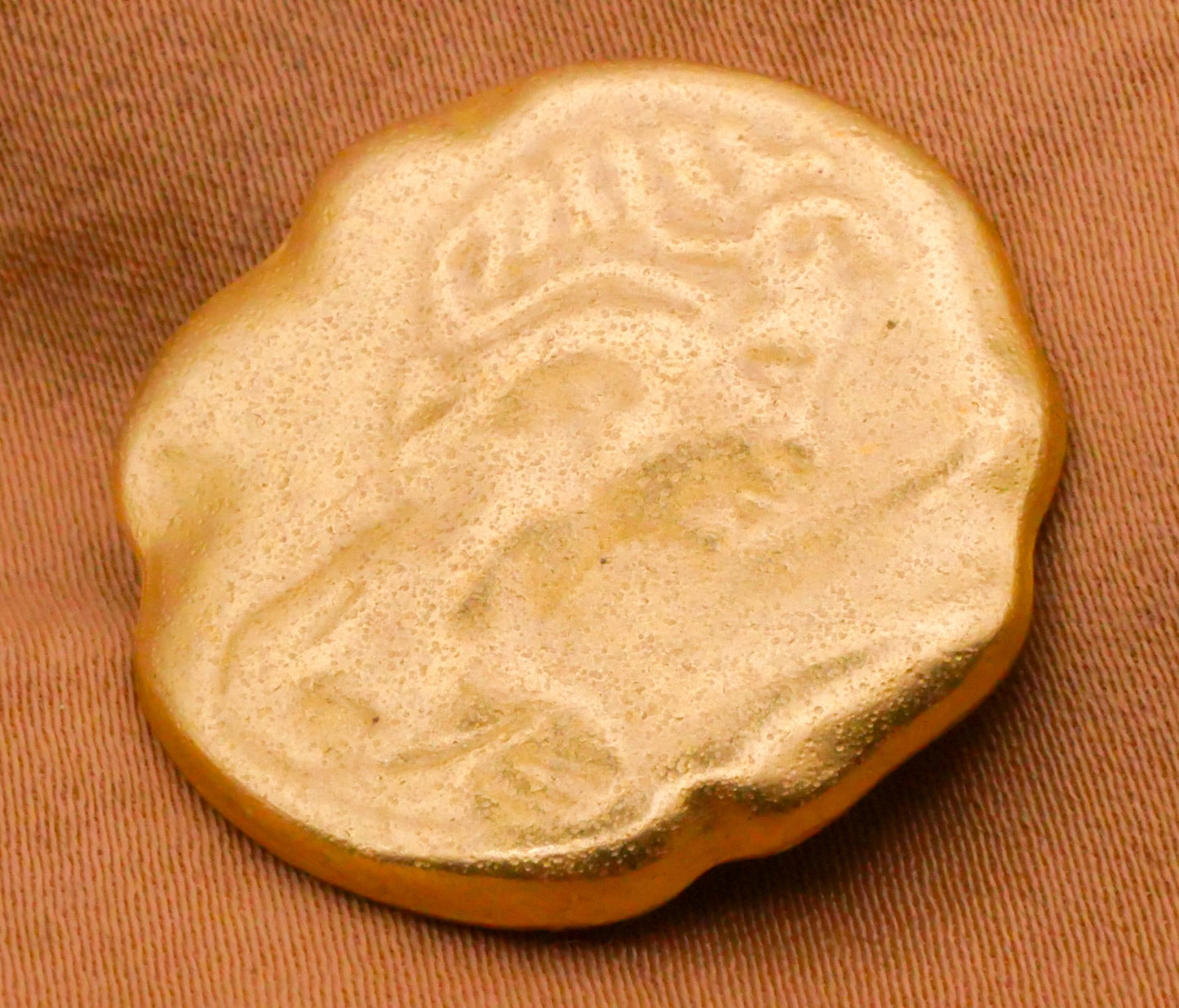 Queen Elizabeth Royalty Soft Gold Metal Button 25mm