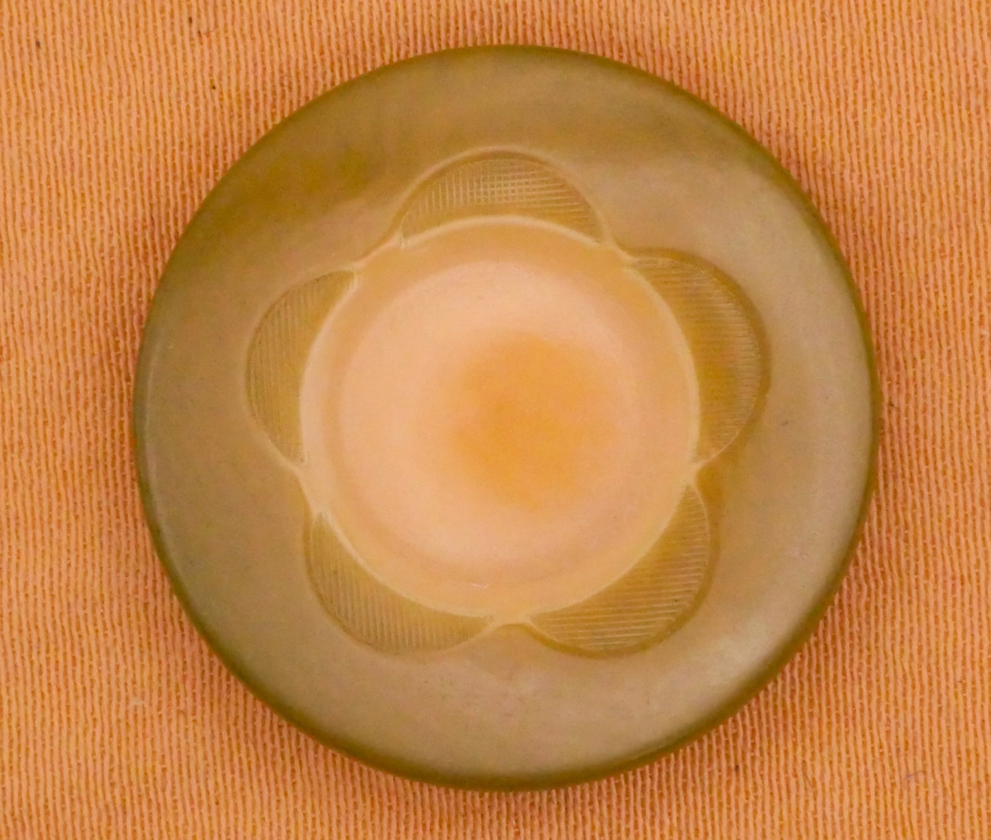 Flower Daisy Olive Green Vegetable Ivory Tagua Nut Vintage Button 23mm